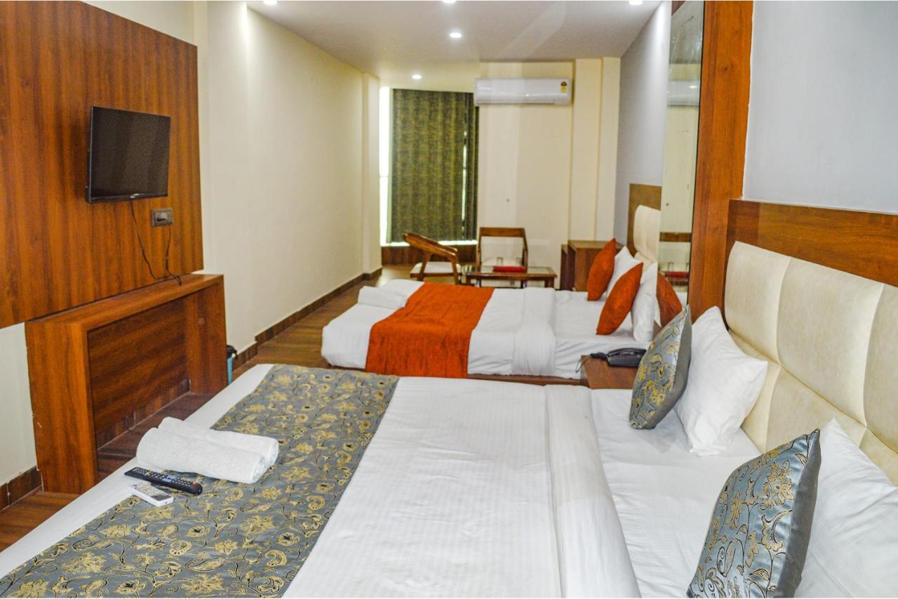 Fabhotel The Golf Inn Noida Exterior foto