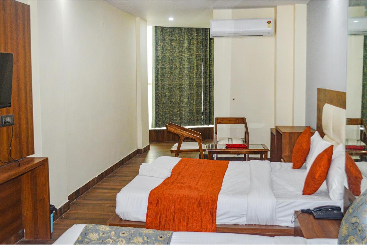 Fabhotel The Golf Inn Noida Exterior foto